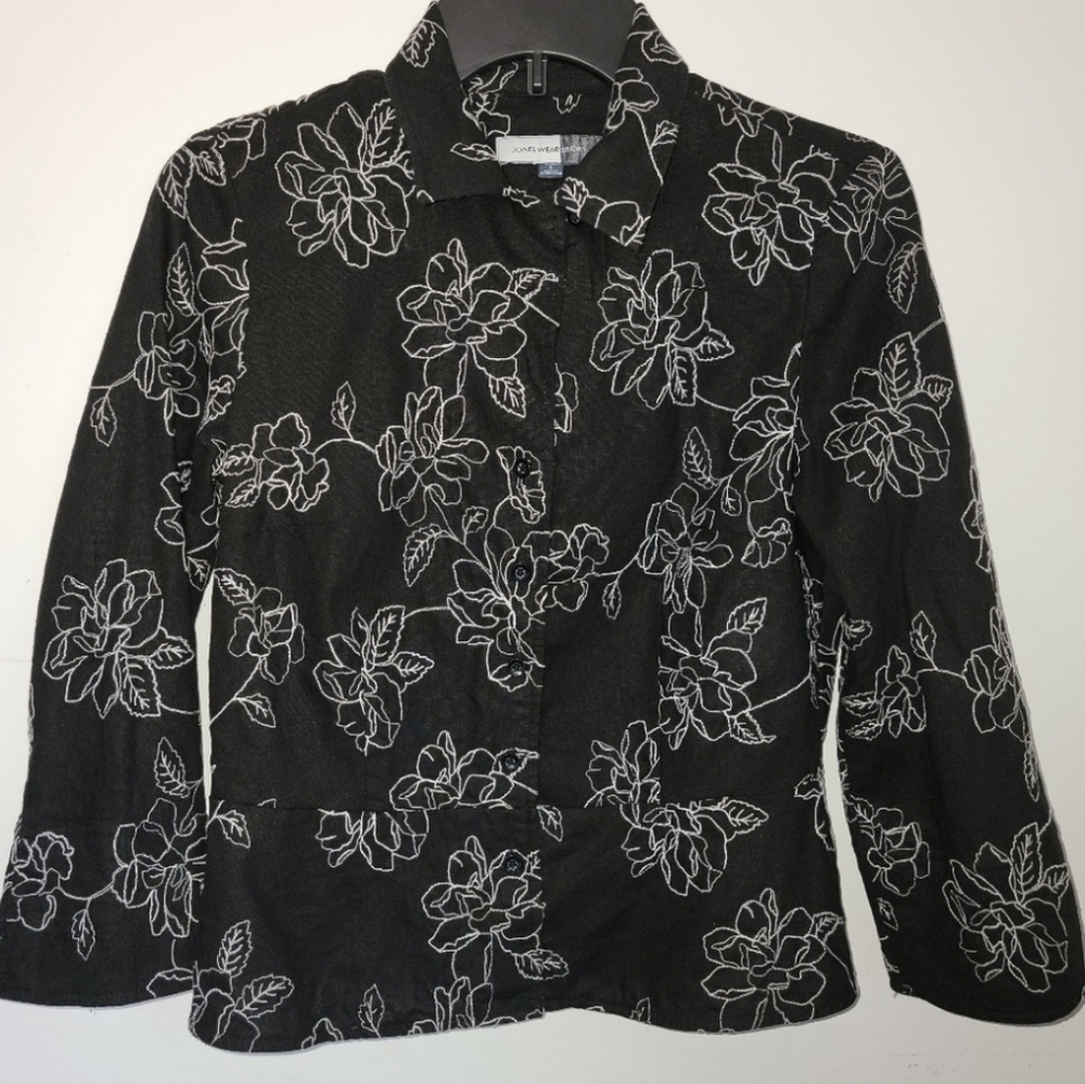 Women's Elegant Linen Blend Black Floral Embroidered Lightweight Coat/Blazer - Picture 4 of 7